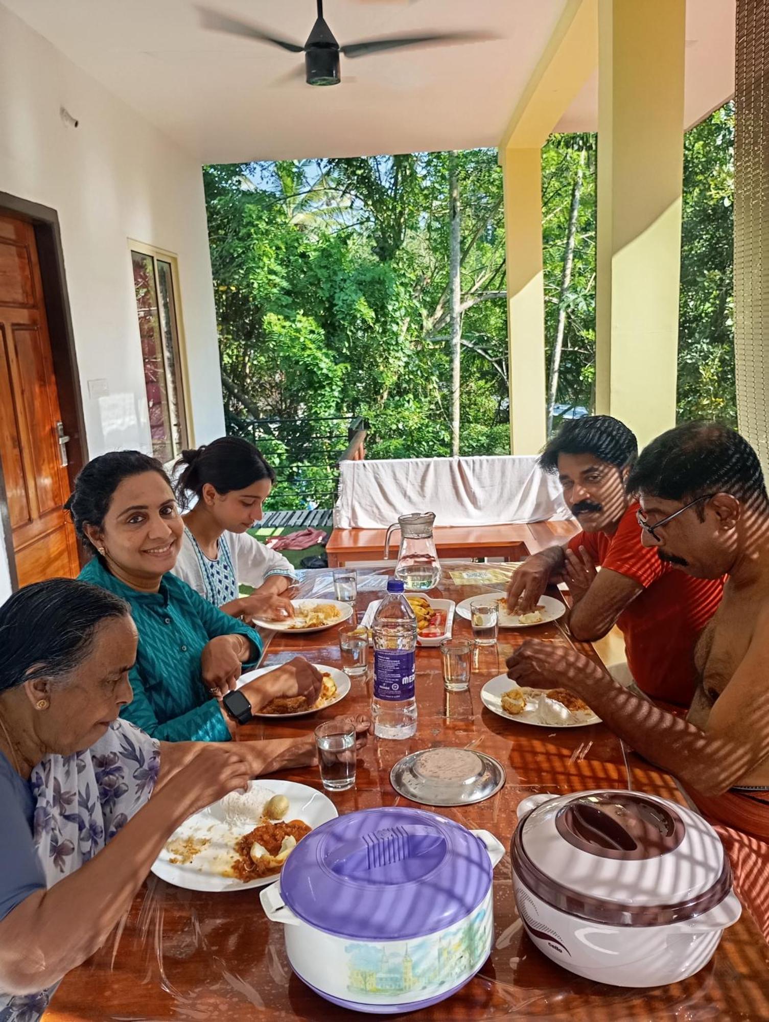 Munroe Vision Panakkattu * Mundrothuruth